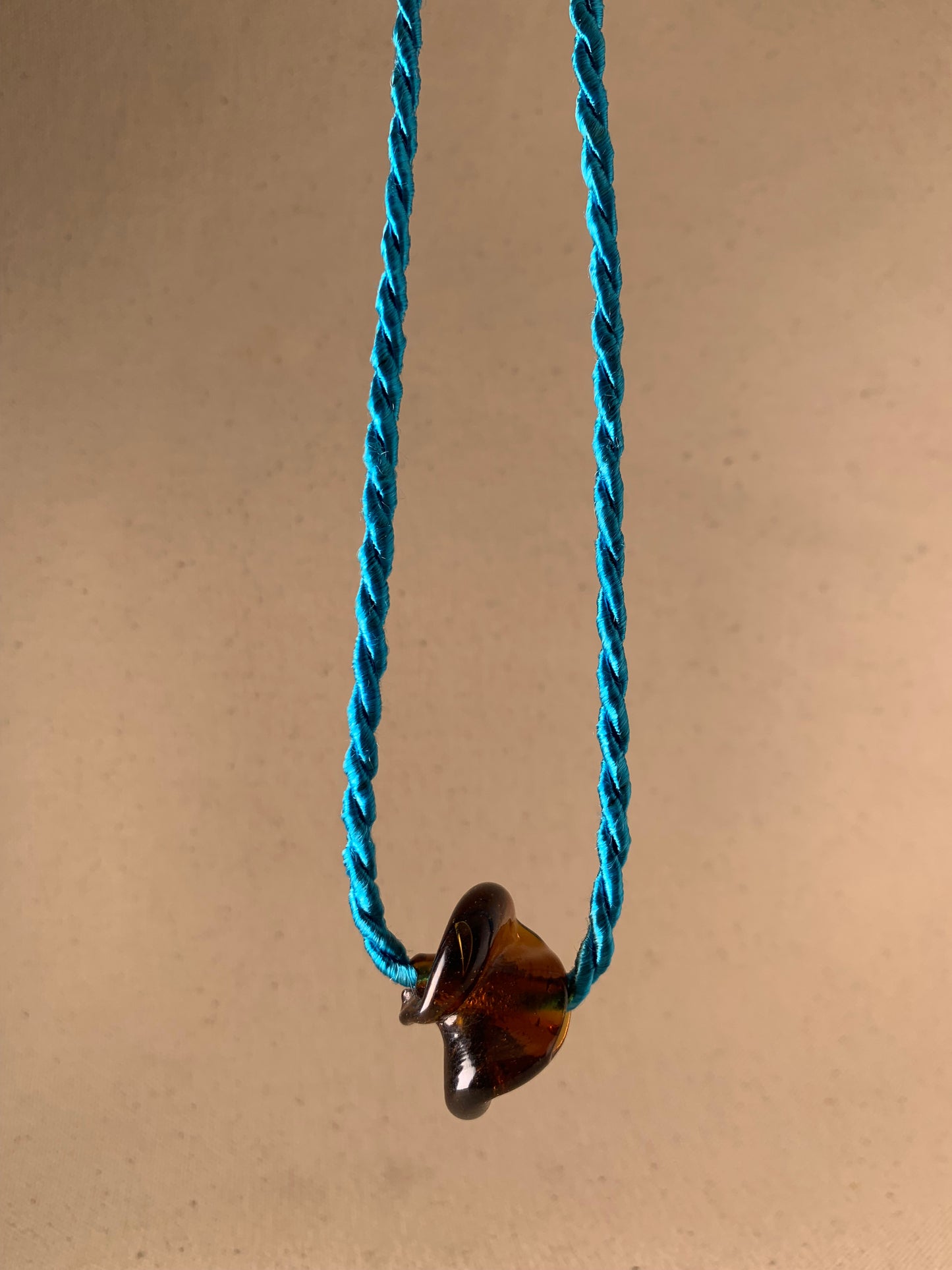 DEVOTEE TWIST NECKLACE, AMBER