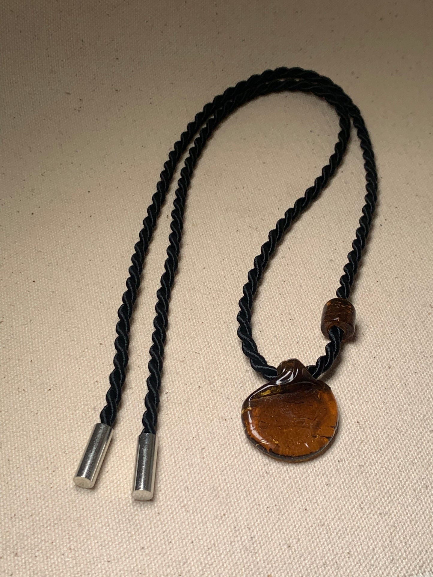 DEVOTEE NECKLACE, AMBER BLACK