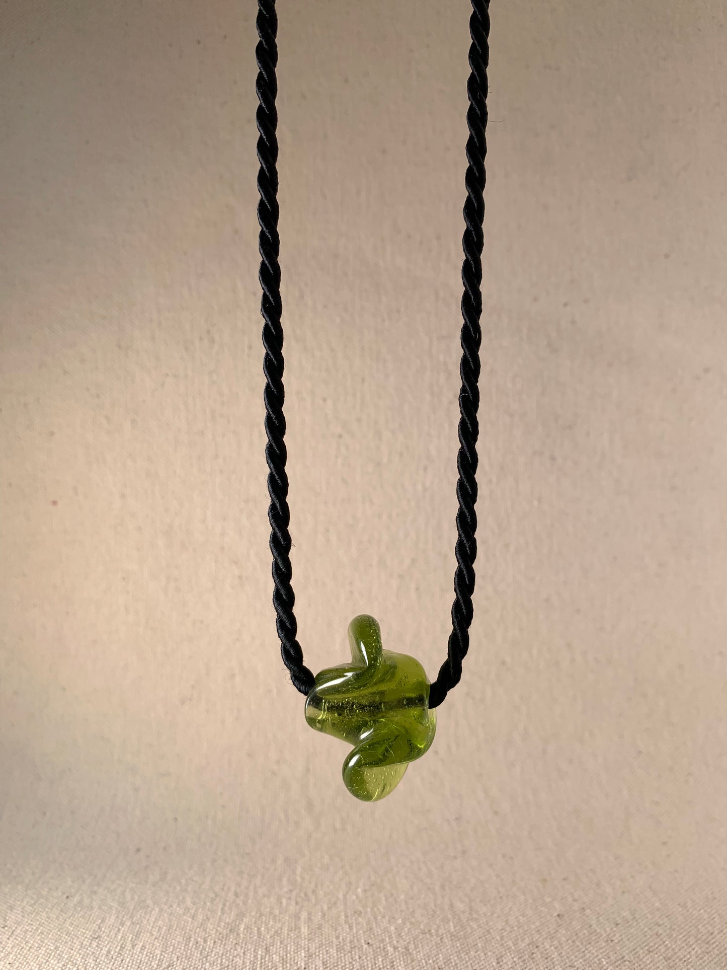 DEVOTEE NECKLACE, LIME TWIST