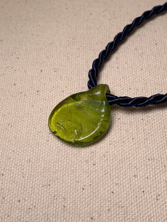 DEVOTEE NECKLACE, MIDNIGHT LIME