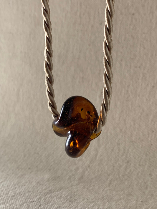 DEVOTEE TWIST NECKLACE, AMBER